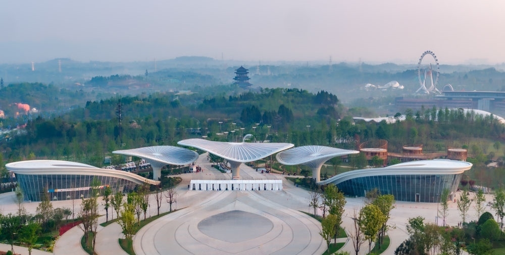 這是成都世園會主會場入口（無人機照片，2024年4月14日攝）。新華社記者 江宏景 攝