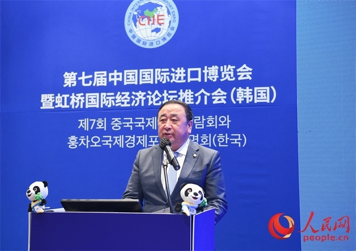 中國國際進(jìn)口博覽局黨委書記、副局長孫成海致辭。 人民網(wǎng) 程安康攝