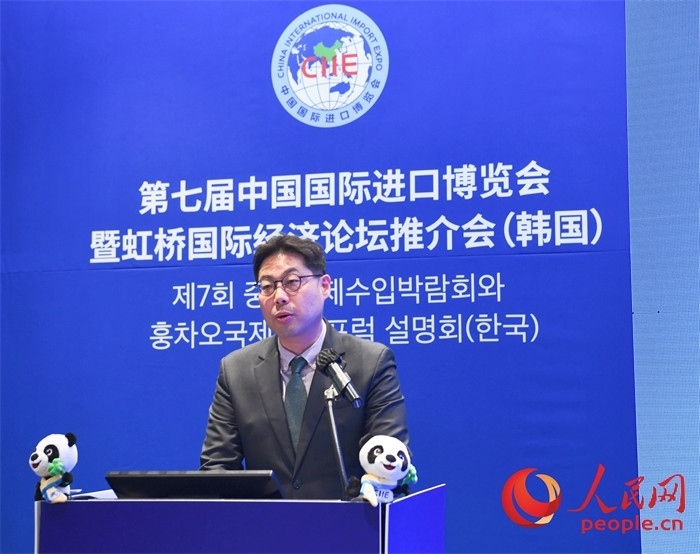 三養(yǎng)方圓集團(tuán)副社長韓世爀發(fā)言。 人民網(wǎng) 程安康攝