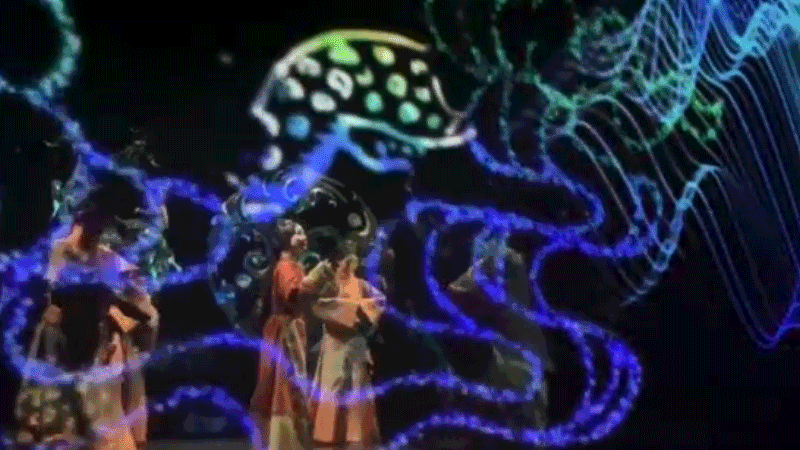 馬王堆復(fù)原動(dòng)態(tài)展《一念·辛追夢(mèng)》以多媒體視覺影像，為觀眾提供沉浸式視聽感受。