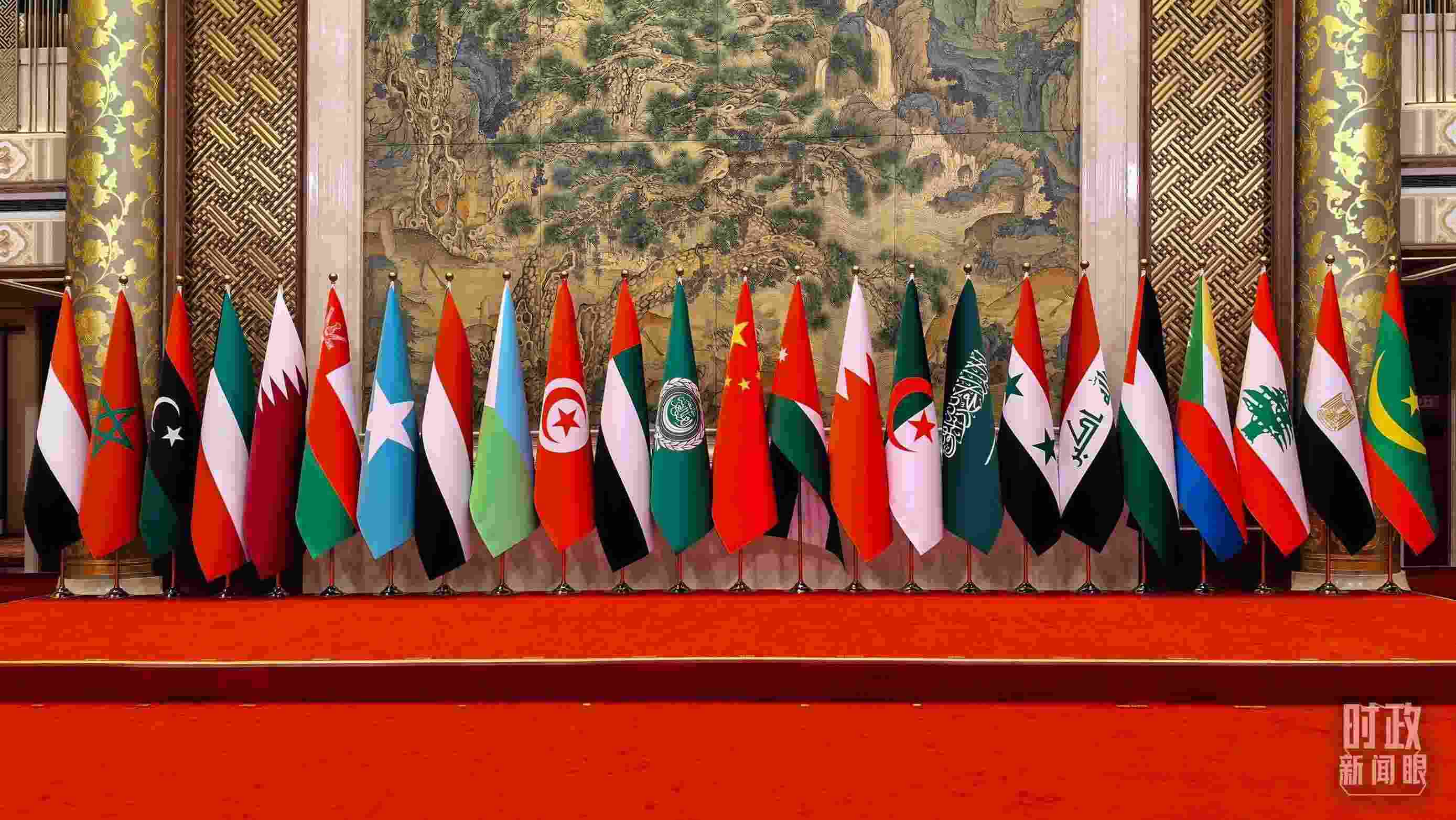 △會(huì)議現(xiàn)場(chǎng)的集體合影區(qū)。（總臺(tái)央廣記者潘毅拍攝）