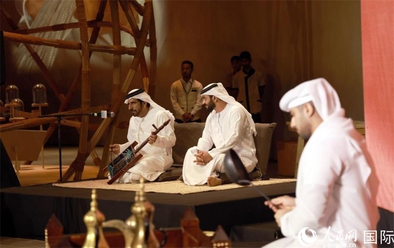 阿拉伯咖啡演示和當(dāng)?shù)匚幕硌?。人民網(wǎng)記者 管克江攝