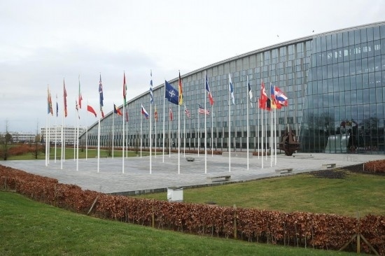  這是2月15日在比利時(shí)布魯塞爾拍攝的北約總部一角。為期一天的北約成員國(guó)國(guó)防部長(zhǎng)會(huì)議15日在比利時(shí)首都布魯塞爾結(jié)束。會(huì)議就加強(qiáng)北約的威懾和防御以及對(duì)烏克蘭的支持等問題展開討論。新華社記者趙丁喆攝