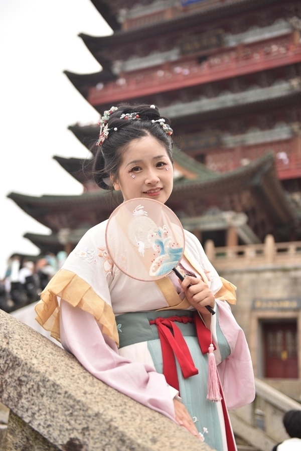 南昌滕王閣“古風(fēng)游”。受訪者供圖