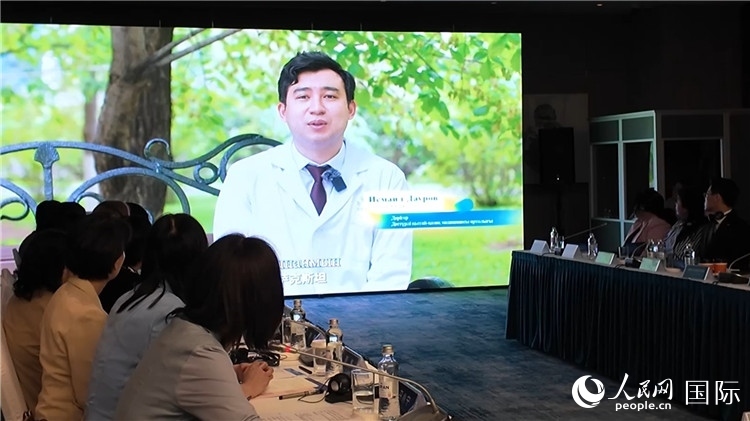 人民網(wǎng)《共贏》紀(jì)錄片發(fā)布儀式在阿斯塔納舉行。人民網(wǎng)記者盛楚宜 攝