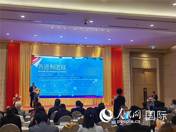 承辦方介紹第二屆鏈博會(huì)招展布展情況。人民網(wǎng)記者楊一攝