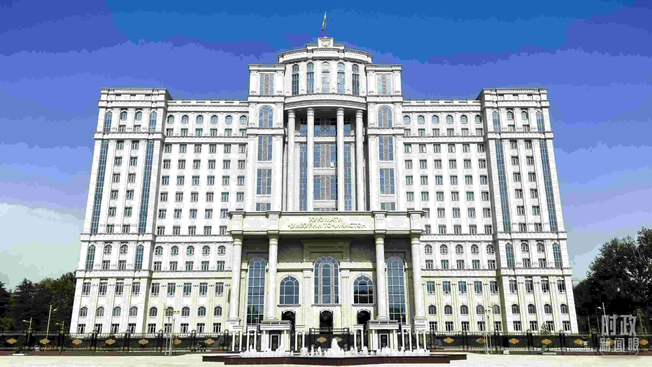 △中方援建塔政府大樓。（總臺(tái)央視記者鄂介甫拍攝）