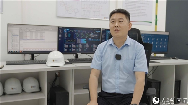 哈薩克斯坦能源投資公司副總經(jīng)理、總工程師張亮在接受人民網(wǎng)記者采訪。 人民網(wǎng)記者 葛泰佚攝