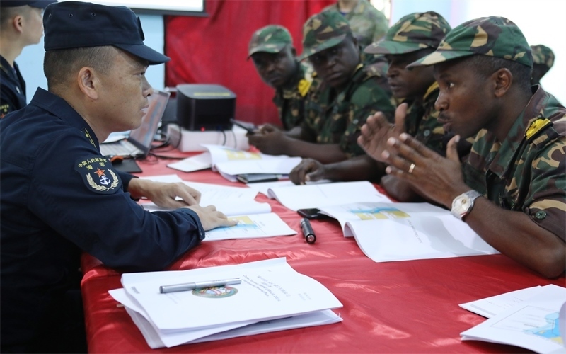 聯(lián)合導(dǎo)演部磋商。崔曉洋攝