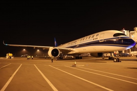 2024年4月24日晚，南航沈陽-法蘭克福CZ8021首航航班在沈陽桃仙國際機場準備起飛。這是國內(nèi)航司在東北地區(qū)開通的首條直飛德國定期航線。