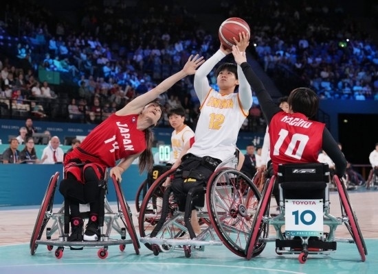 巴黎殘奧會(huì)｜“撞車(chē)、摔倒，我們都習(xí)慣了”