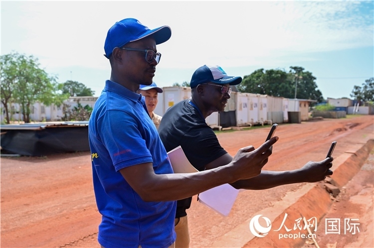 圖6 檢查組拍攝優(yōu)秀做法。謝坤攝