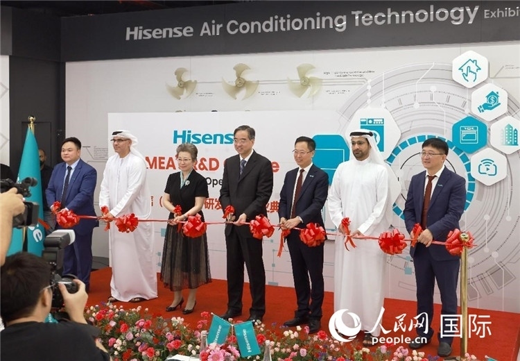 圖為開業(yè)剪彩儀式。人民網(wǎng)記者管克江攝