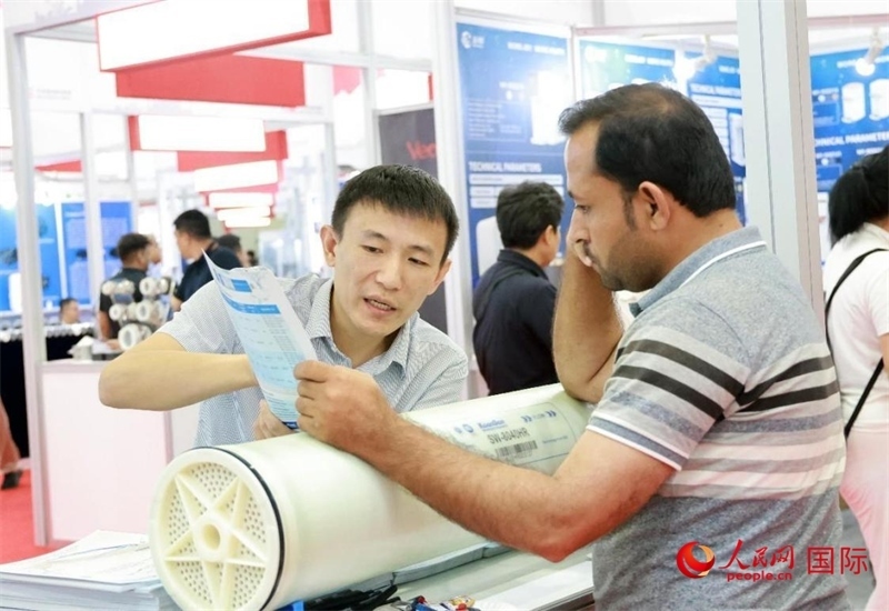 中企產(chǎn)品介紹。人民網(wǎng)記者管克江攝