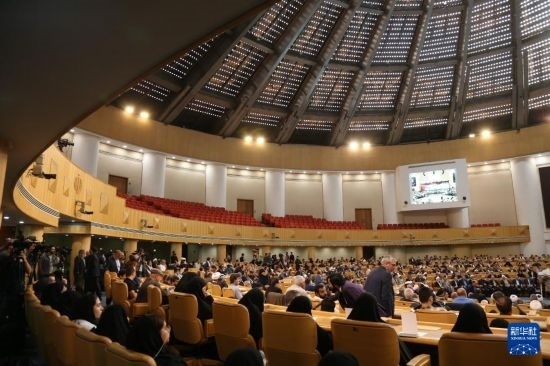 這是10月7日在伊朗首都德黑蘭拍攝的第七屆聲援巴勒斯坦兒童和青少年國際會(huì)議現(xiàn)場。新華社記者 沙達(dá)提 攝