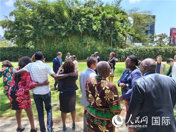 與會(huì)嘉賓在交流。陳哲攝