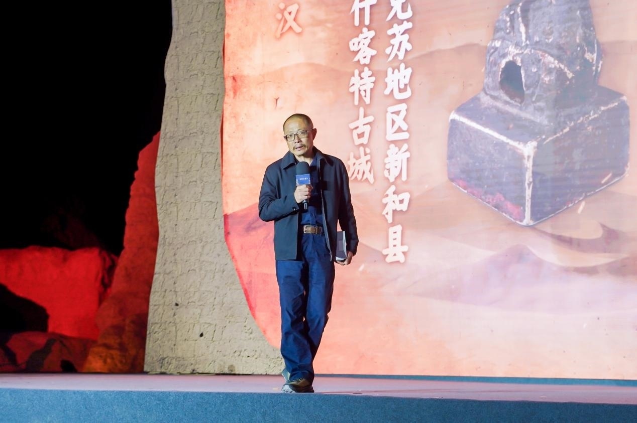 陳凌在“何以中國·五星出東方”網(wǎng)絡主題宣傳活動現(xiàn)場演講。人民視頻供圖