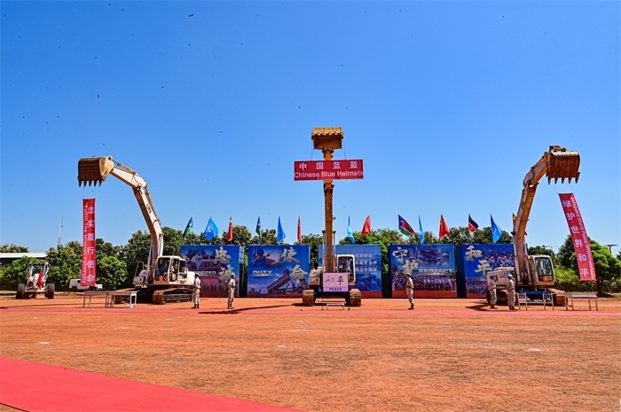 工程機械特技展示。王軍杰攝