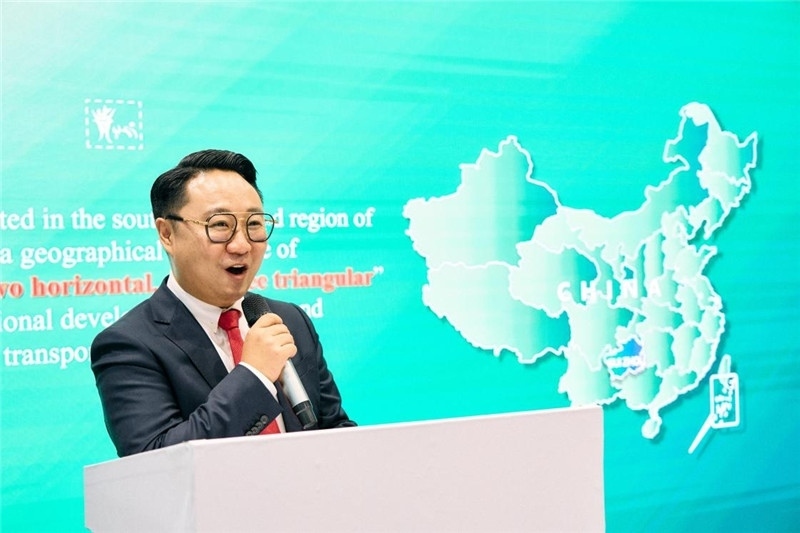 “中國(guó)館”貴州旅游推介會(huì)現(xiàn)場(chǎng)介紹。楊浩鵬