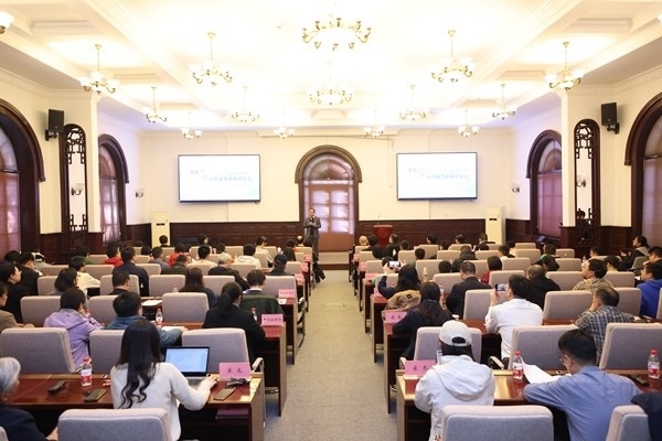 “杰出少年示范數(shù)學(xué)班”開班儀式現(xiàn)場。校方供圖