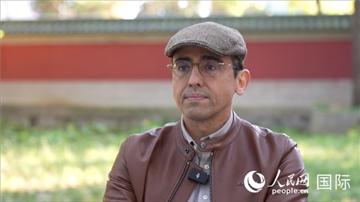 巴西漢學家喬治·西內迪諾（中文名“沈友友”）。人民網記者 劉寧攝