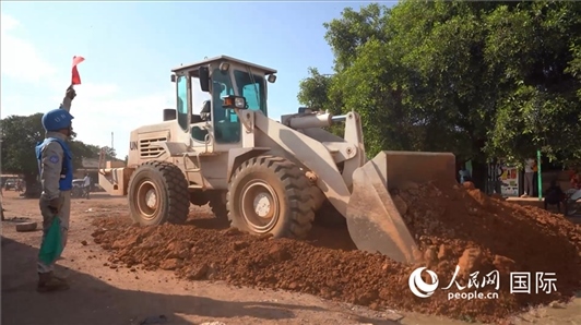 ▲修復(fù)市區(qū)主干道(秦貴君攝)