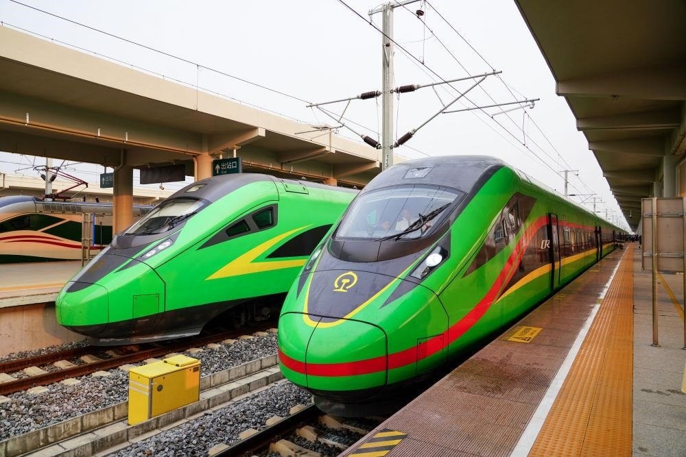 截至2024年7月5日，中老鐵路國際旅客列車累計開行滿1000列，極大地便利了沿線民眾出行。