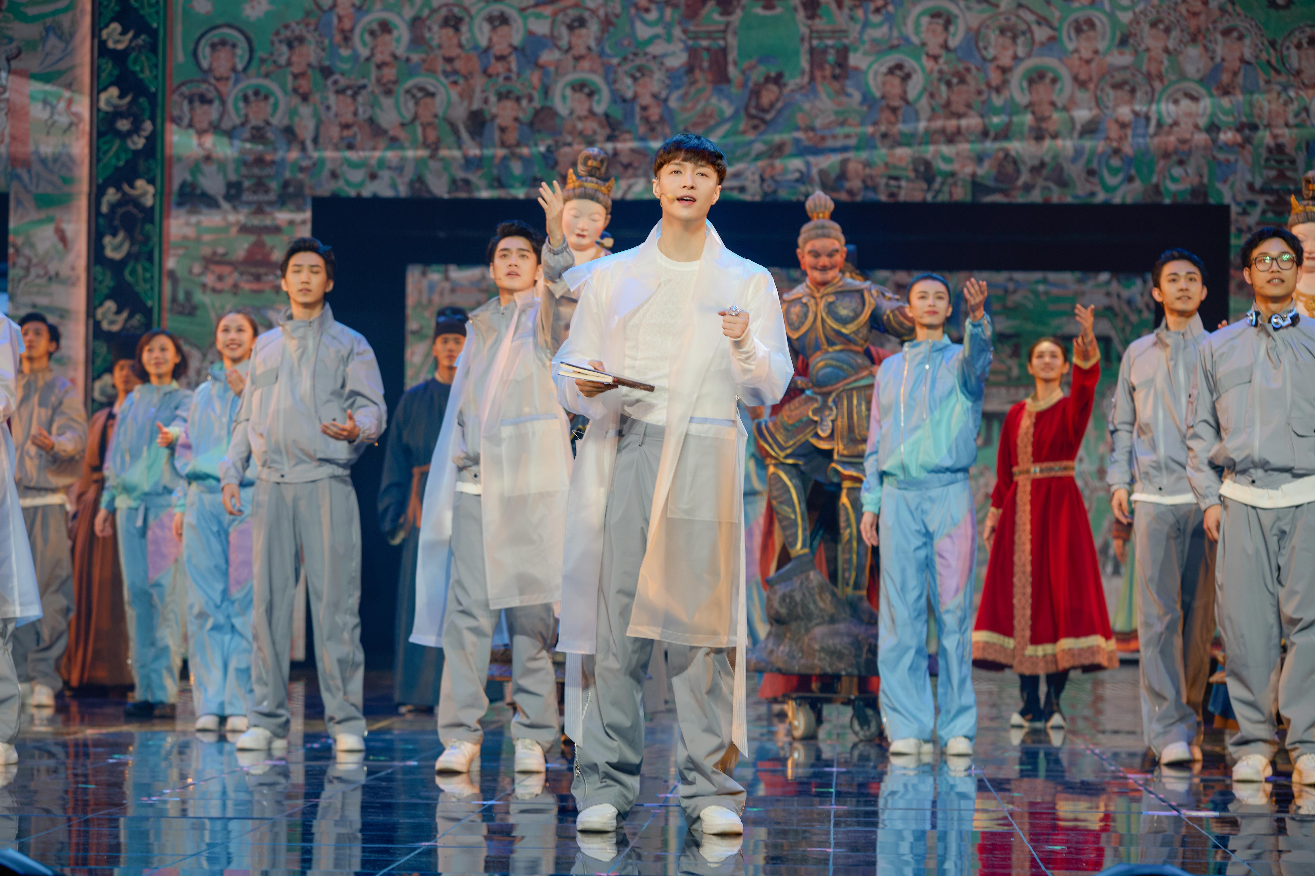 《受到召喚·敦煌》劇照。中國(guó)國(guó)家話劇院供圖