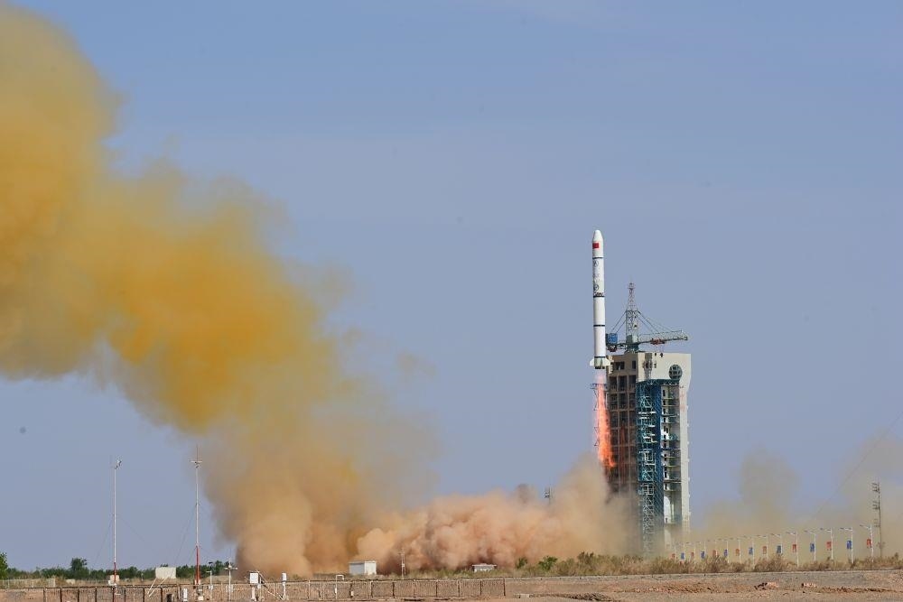 △2023年5月21日16時，我國在酒泉衛(wèi)星發(fā)射中心采用長征二號丙運載火箭，成功發(fā)射首顆內(nèi)地與澳門合作研制的空間科學衛(wèi)星“澳門科學一號”。