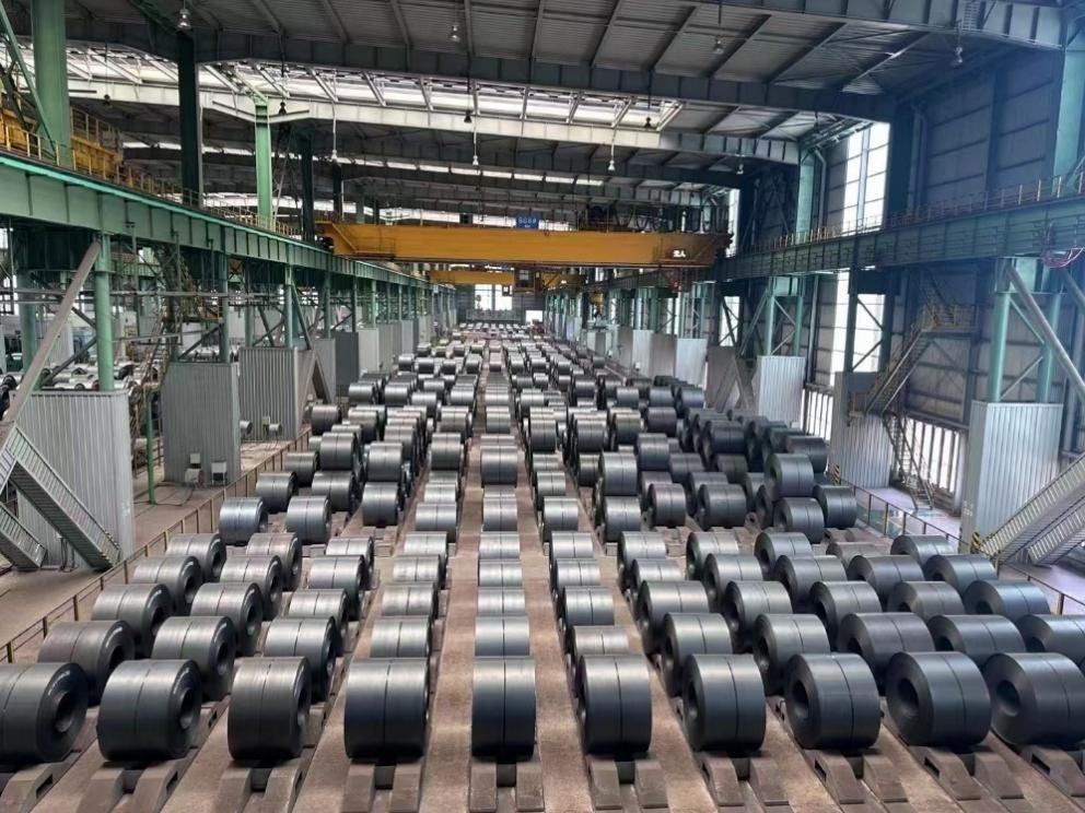 某鋼鐵工廠的自動生產(chǎn)線。人民網(wǎng)記者 王紹紹攝