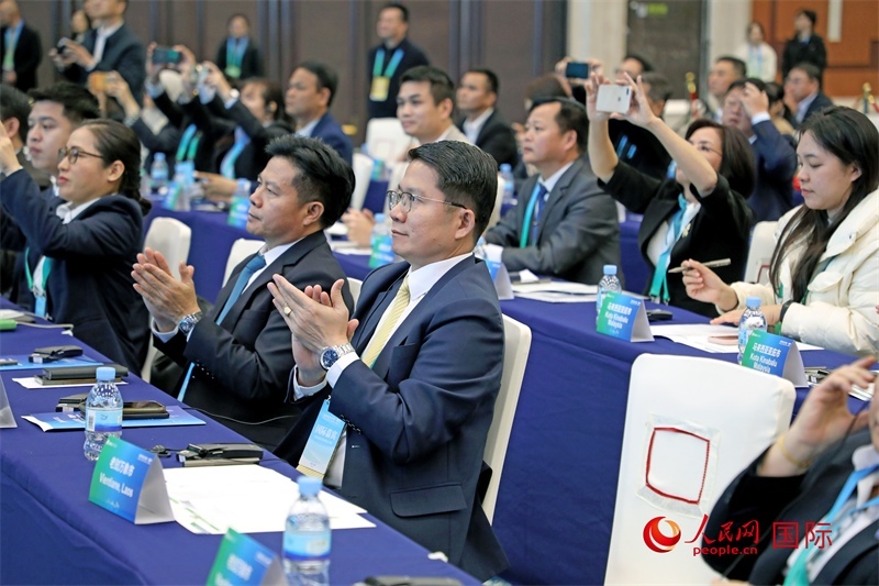 這是1月16日在南寧國(guó)際會(huì)展中心拍攝的“世界市長(zhǎng)對(duì)話(huà)·南寧”活動(dòng)現(xiàn)場(chǎng)。人民網(wǎng)記者 趙益普攝