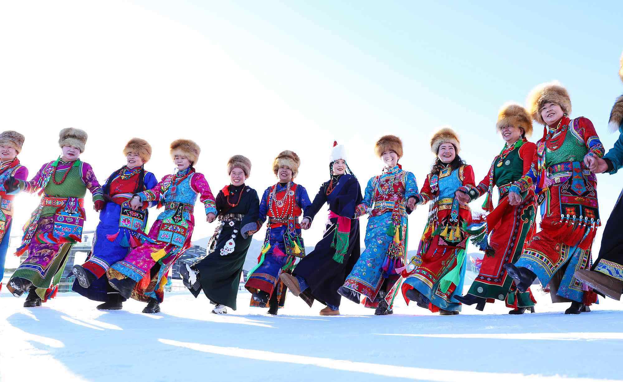 甘肅張掖，雪地千人鍋莊舞表演