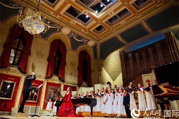 大合唱《燈火里的中國》。楊浩鵬攝