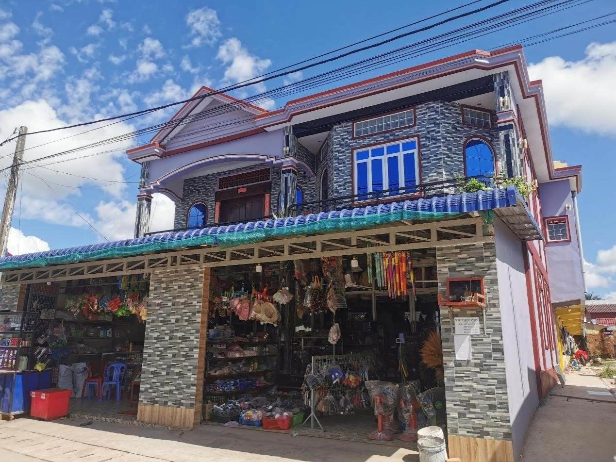 毗鄰西港特區(qū)的商店。西港特區(qū)供圖