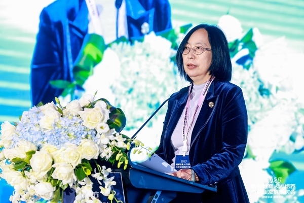 中國高等教育學會學術咨詢發(fā)展委員會委員、中國高等教育學會原副秘書長、《中國高教研究》主編王小梅。