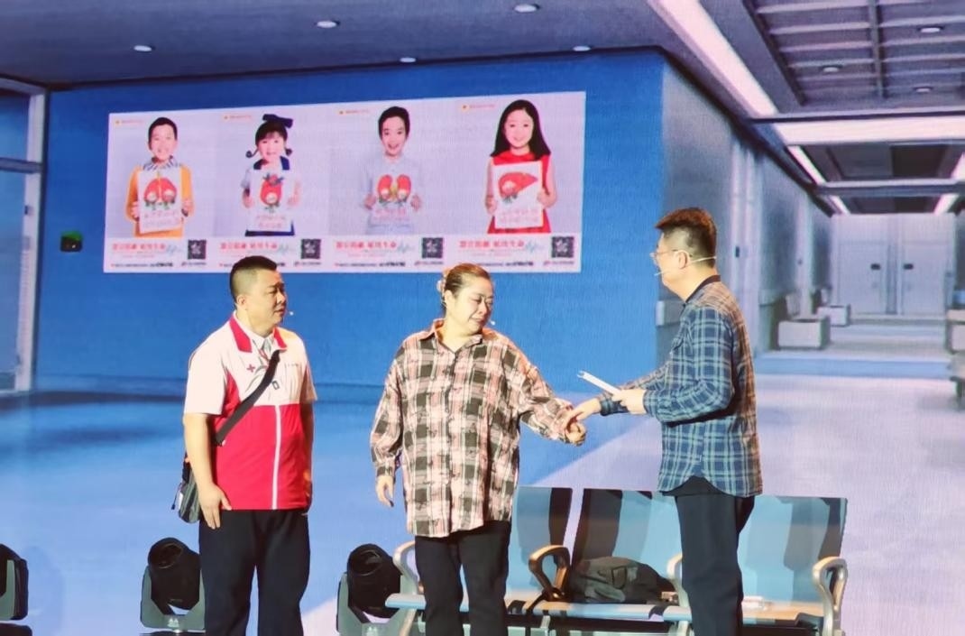 現(xiàn)場表演了由真實故事改編的情景劇。人民網(wǎng)記者 王子鋒攝