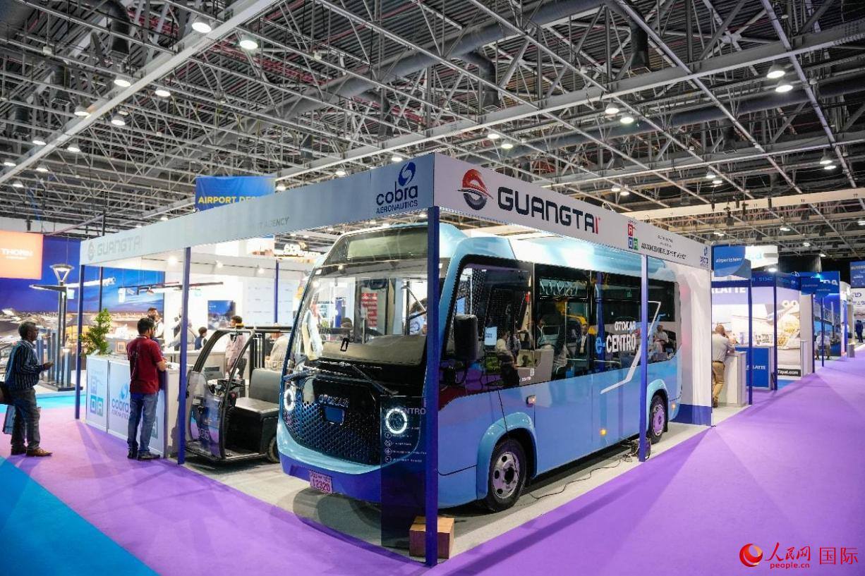展會展示的電動大巴車。人民網(wǎng)塔里克·易卜拉欣攝