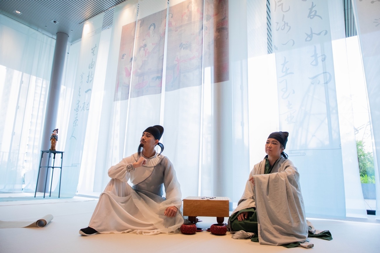 白居易與茶仙盧仝。中國駐大阪旅游辦事處供圖