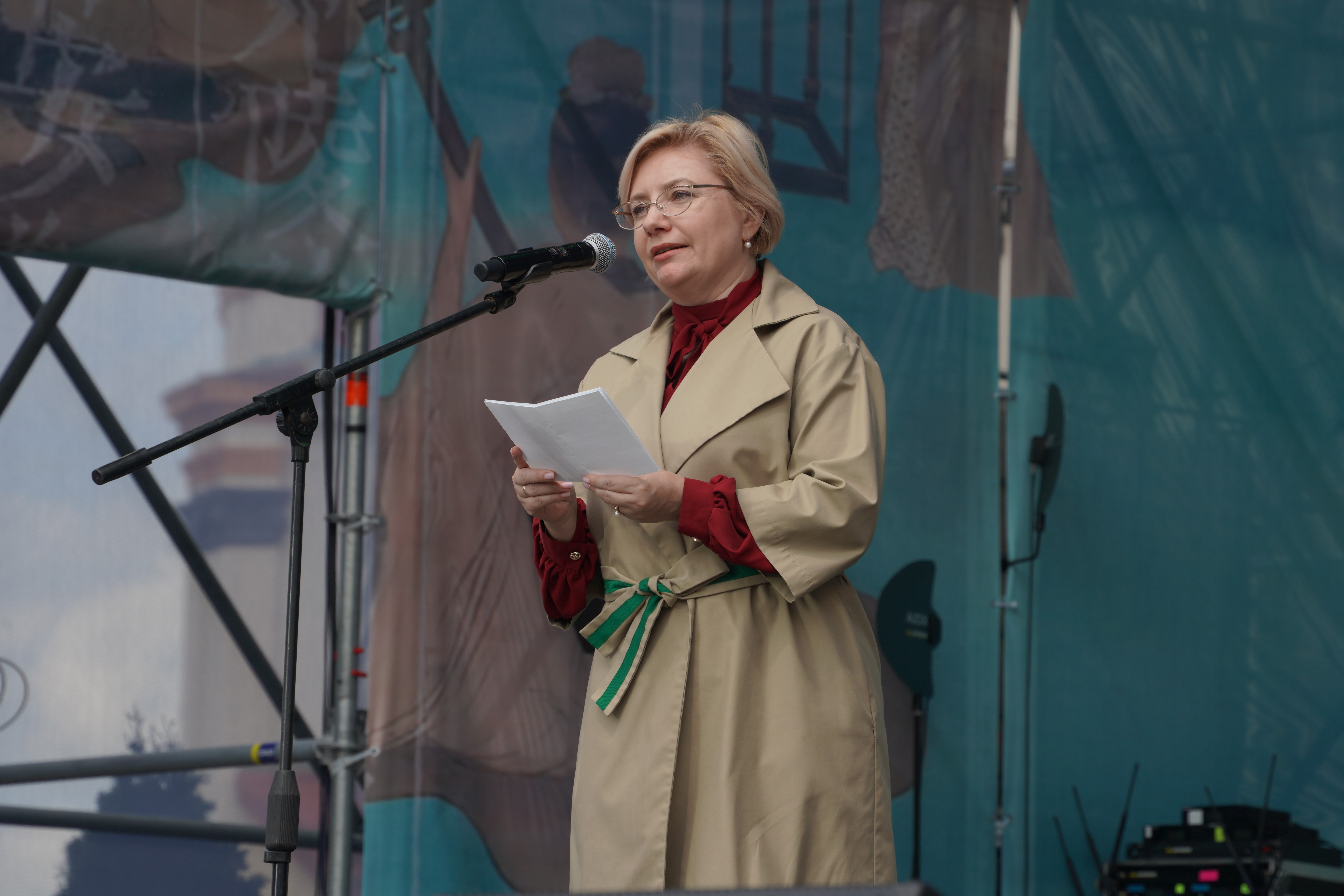 拉扎列維奇在活動(dòng)開幕式上發(fā)表致辭。中國駐白俄羅斯大使館供圖