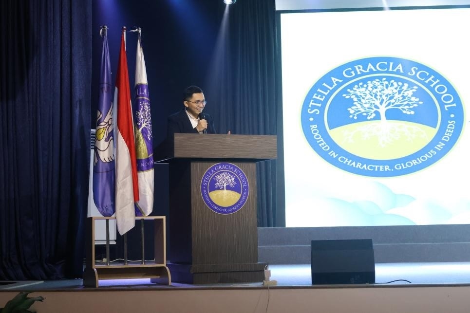 安德魯致辭。哈山努丁大學(xué)孔子學(xué)院供圖